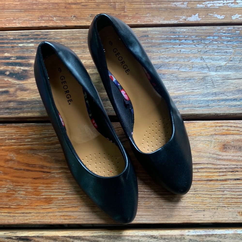 COPY - Girls Black Dress Shoes. Size 6. Used